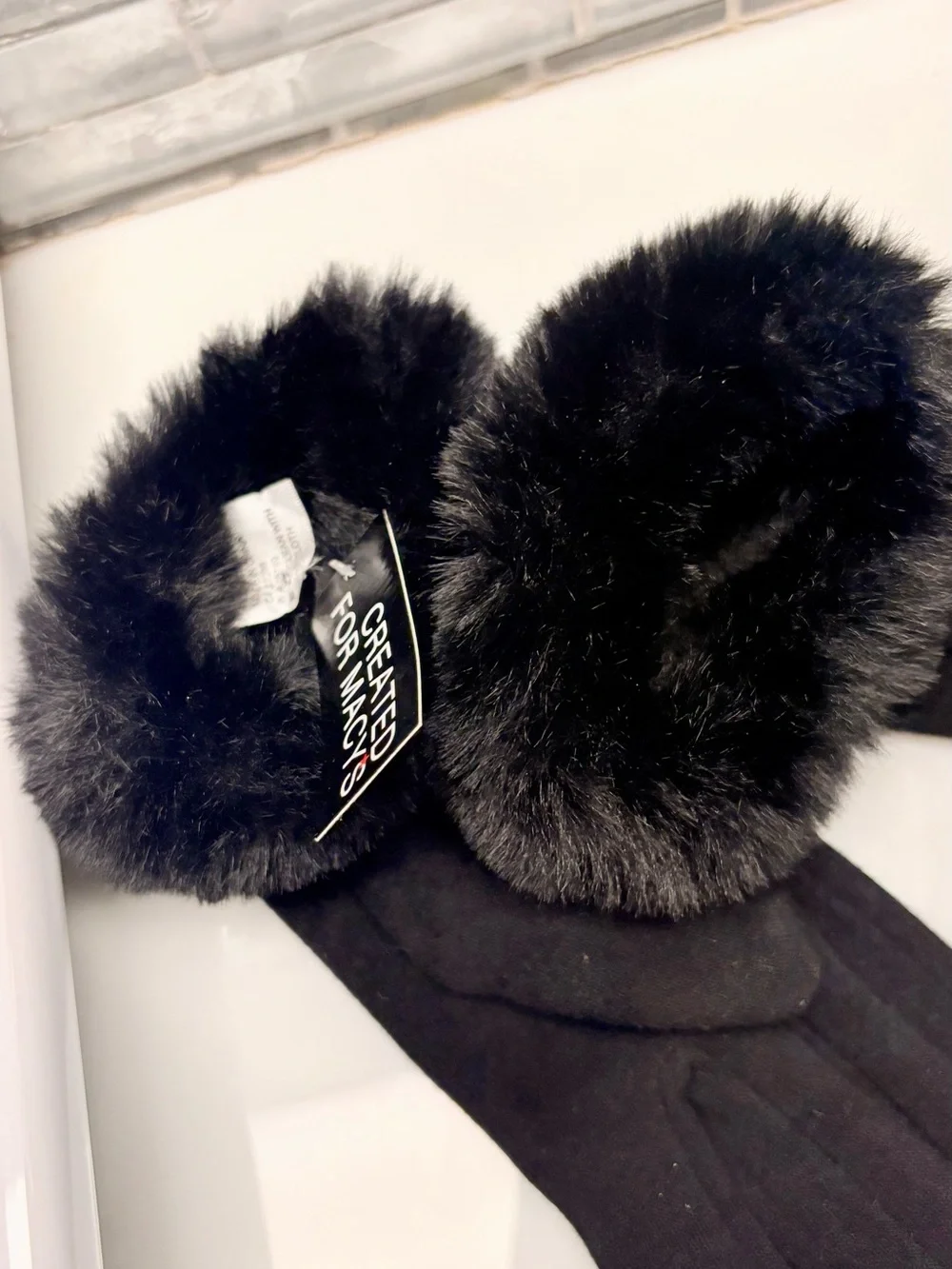 NWT Macy's Black TextingTouchscreen Gloves Winter SoftWarm Plush Faux Fur Cuff